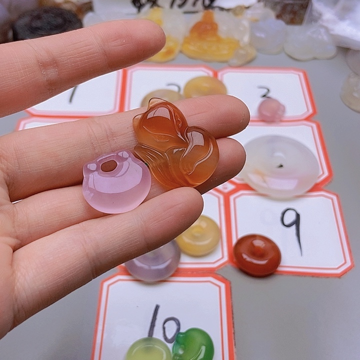 【闪购商品】未镶嵌玛瑙/玉髓珠宝半成品人****是