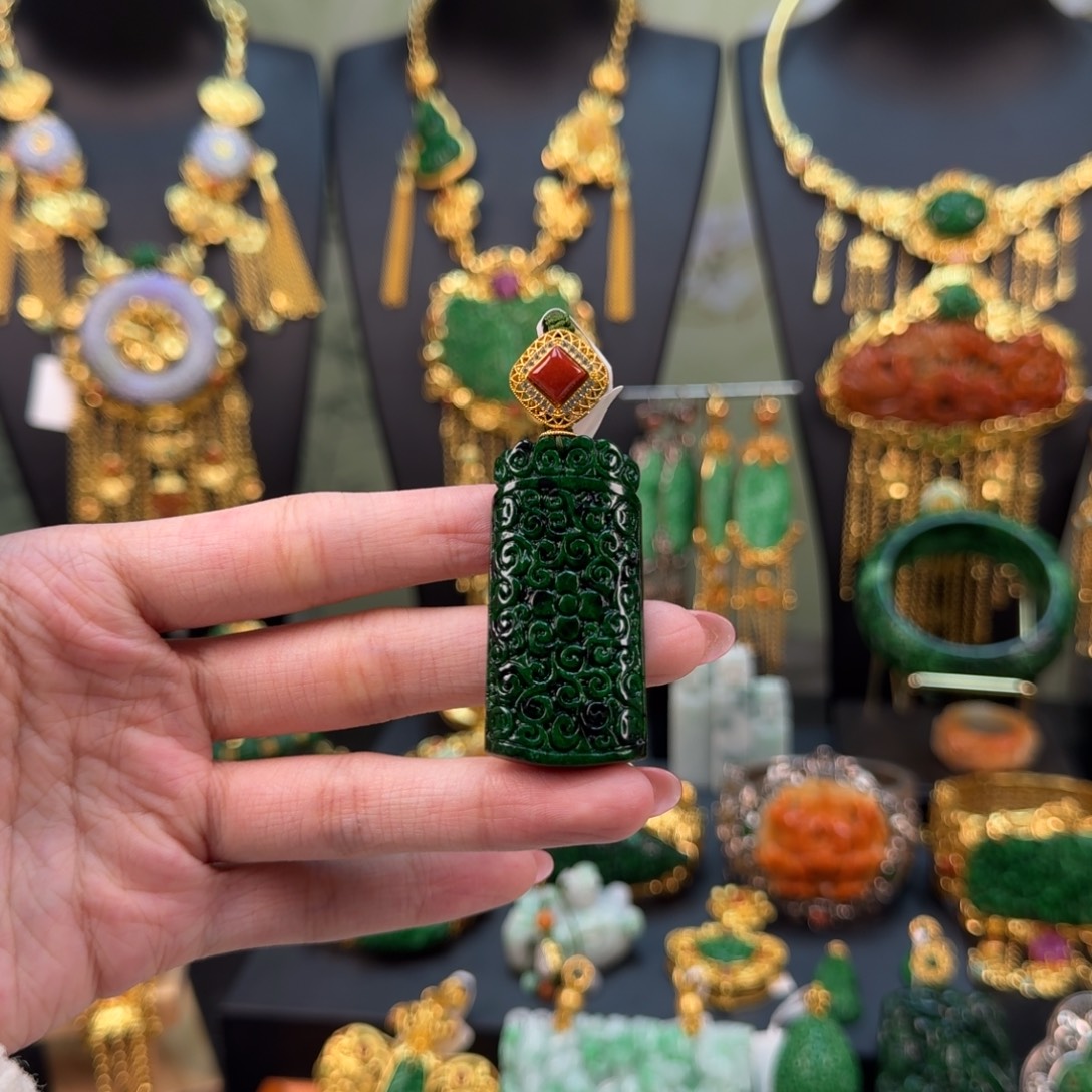 翡翠未镶嵌颈饰福利花青吊坠