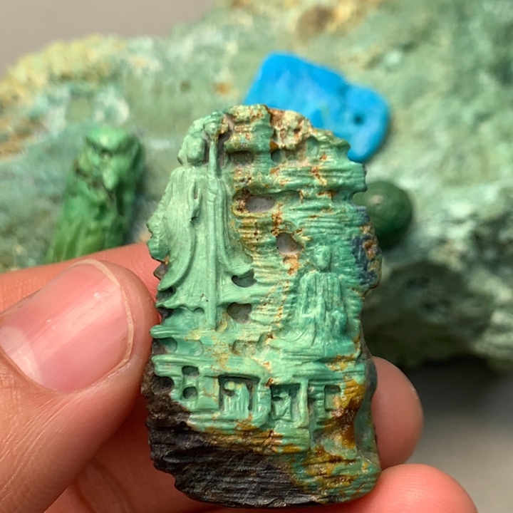 绿松石未镶嵌颈饰