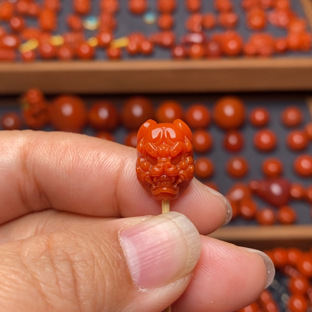 南红玛瑙配饰未镶嵌兽面背云