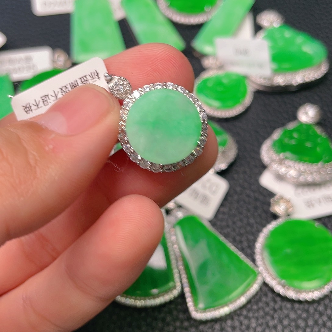 【闪购商品】翡翠吊坠(不含链)银S925镶嵌