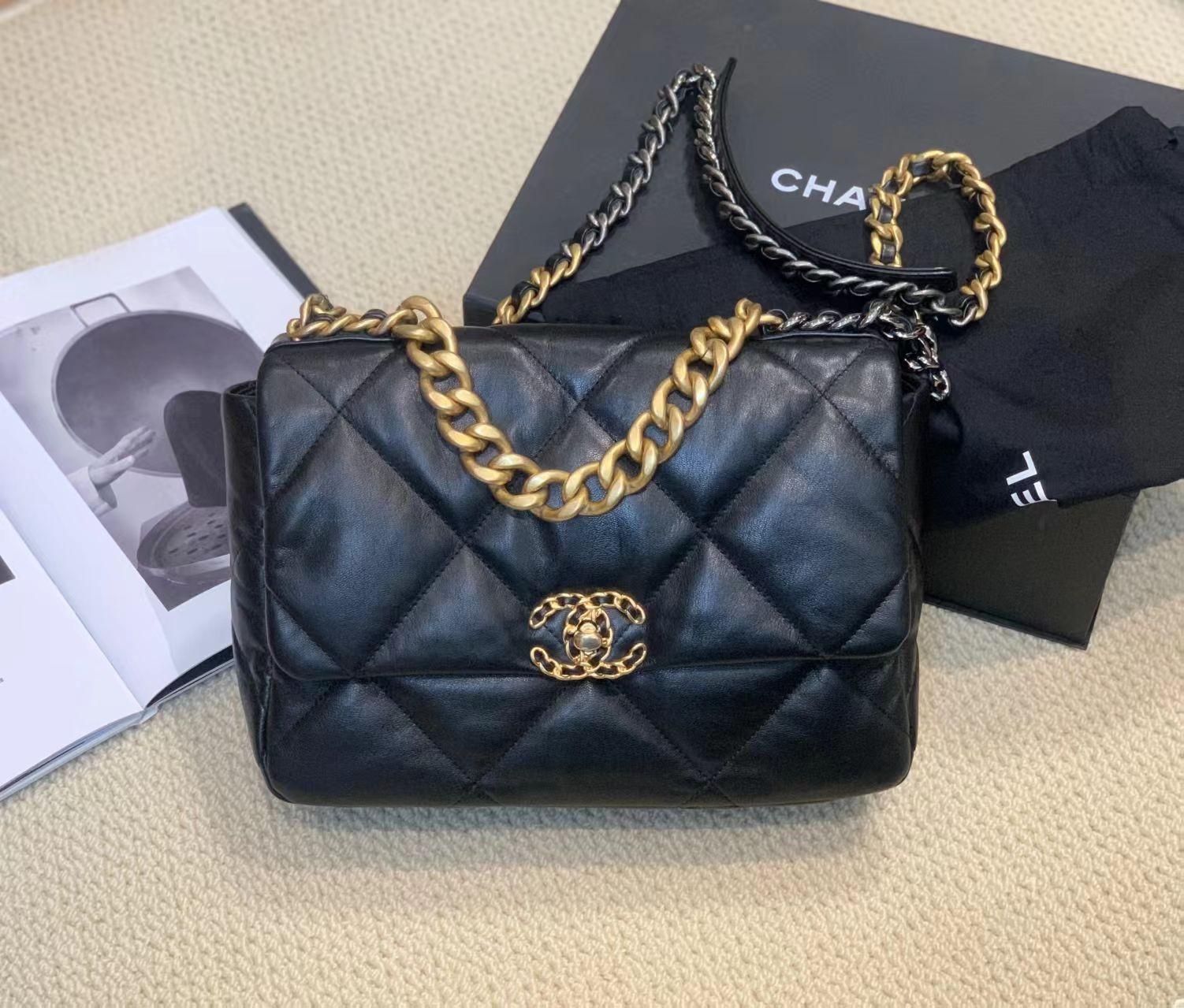 99新 Chanel/香奈儿 壹臻/黑金羊19bag中号 30开 33070821