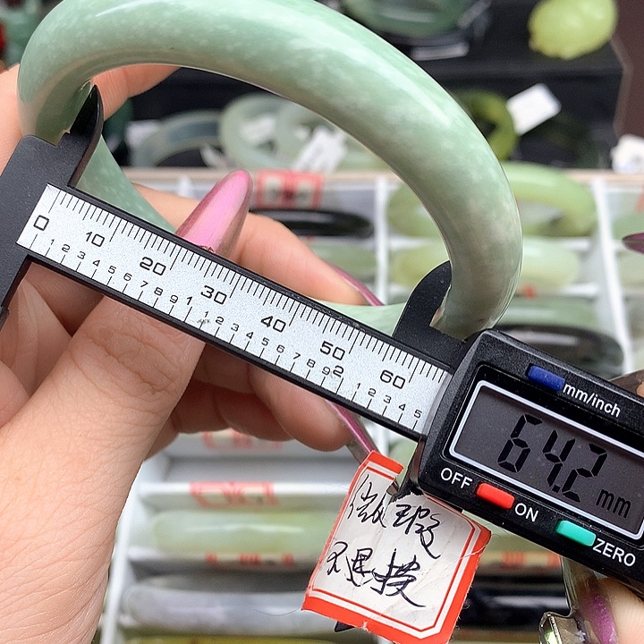 蛇纹石玉手镯未镶嵌775 