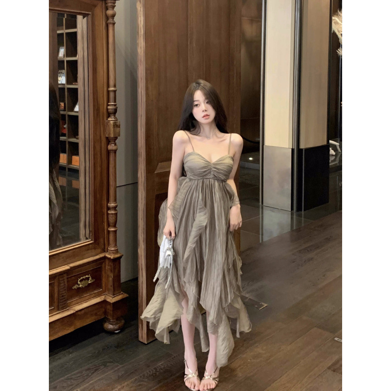 纯欲风绿色吊带连衣裙夏季辣妹不规则气质裙子超仙显瘦收腰高腰中