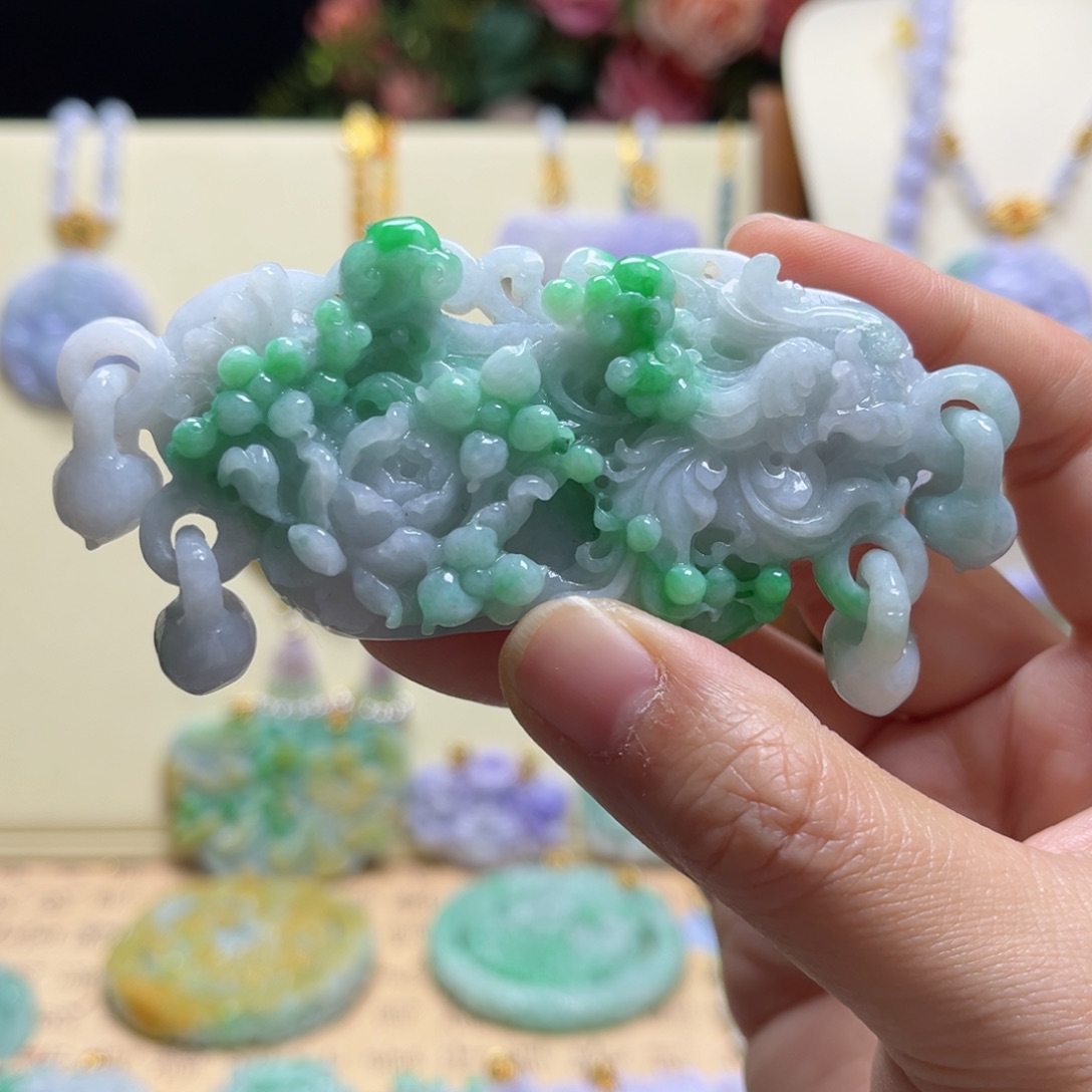 翡翠颈饰未镶嵌天然