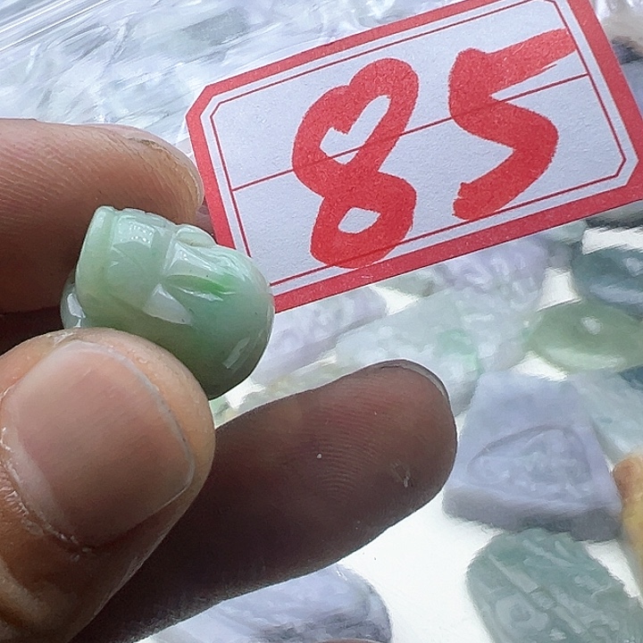 翡翠颈饰未镶嵌天然缅甸翡翠吊坠