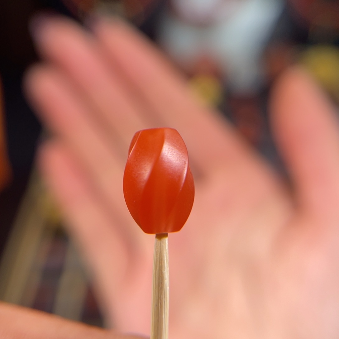 南红玛瑙大黑洞 纽棱珠 11.5*7.8mm未镶嵌