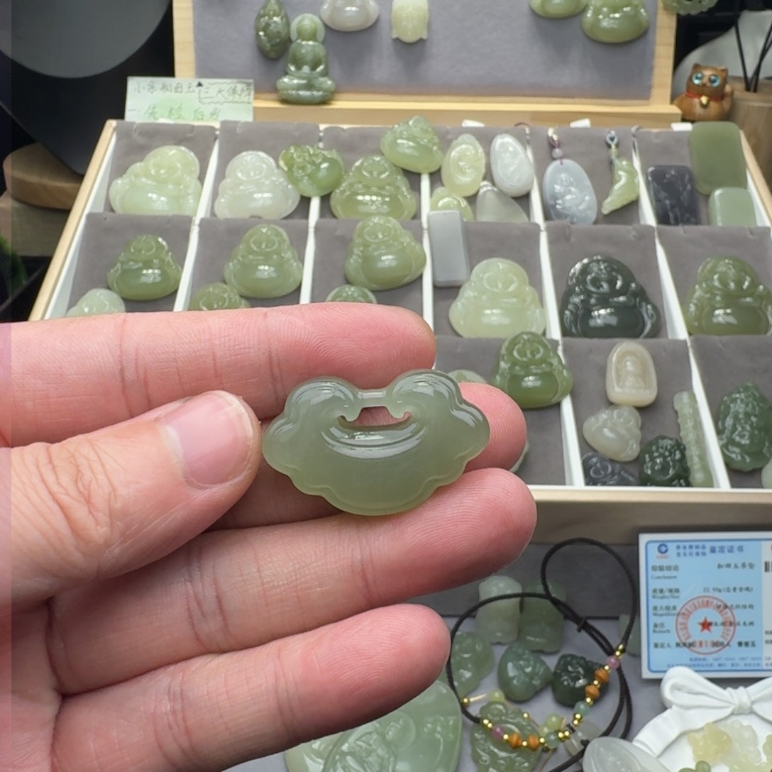 和田玉颈饰未镶嵌