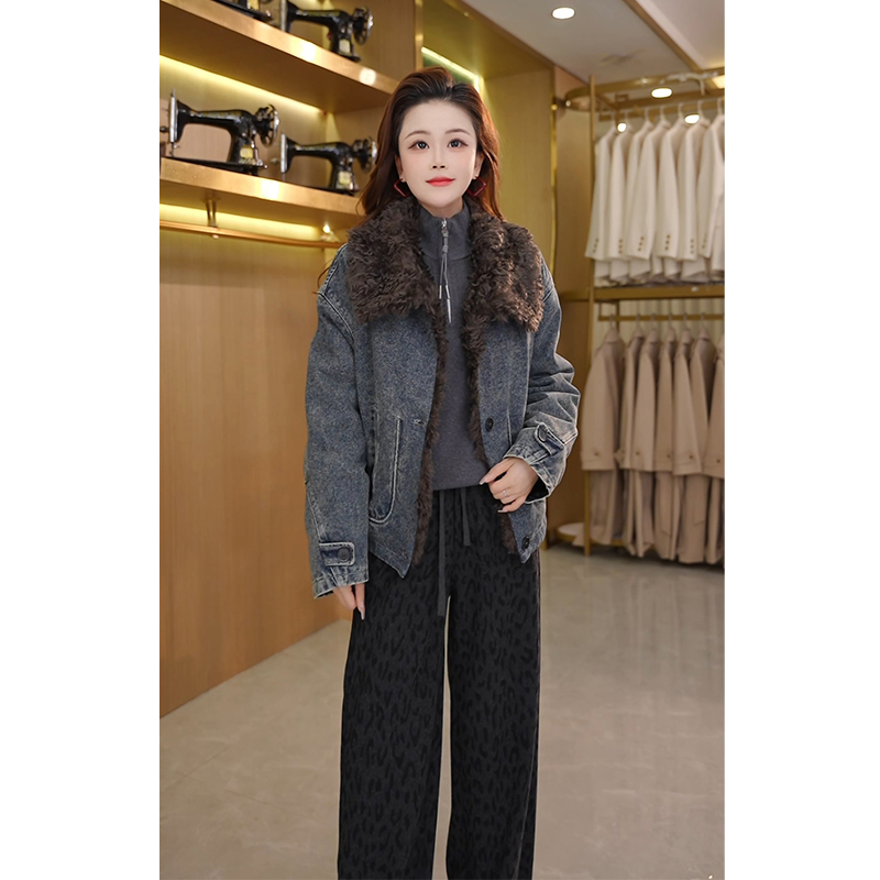 毛领女常规款秋冬时尚宽松型冬季加绒单90绒羽绒服