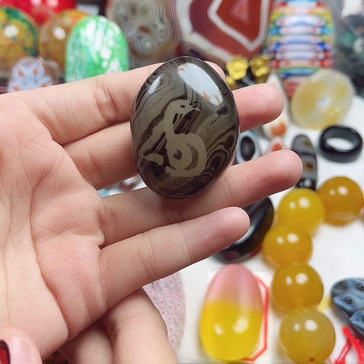 玛瑙/玉髓未镶嵌珠宝奇石