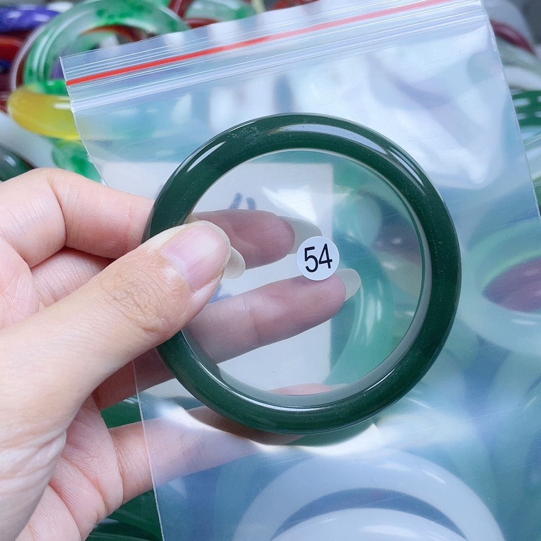 【闪购商品】石英质玉手镯未镶嵌56