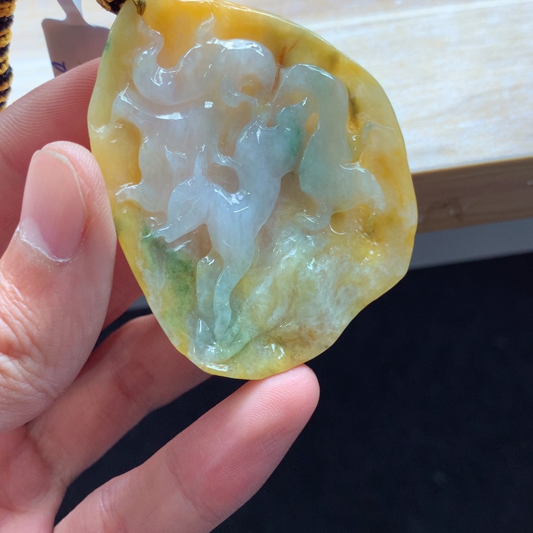 翡翠颈饰未镶嵌吊坠