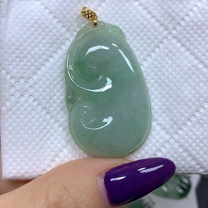 翡翠18K金镶嵌颈饰挂件