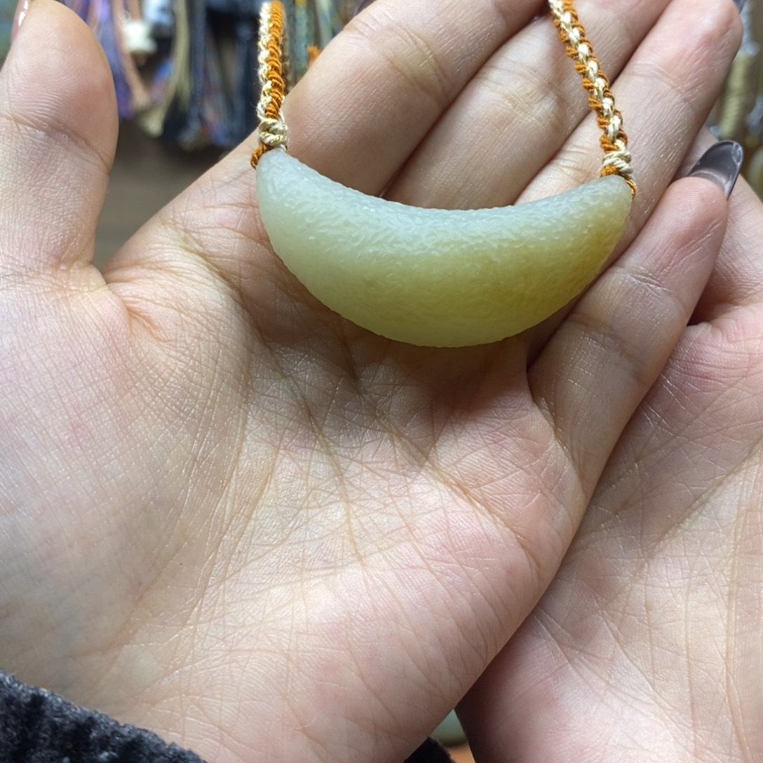 和田玉（糖玉）未镶嵌颈饰