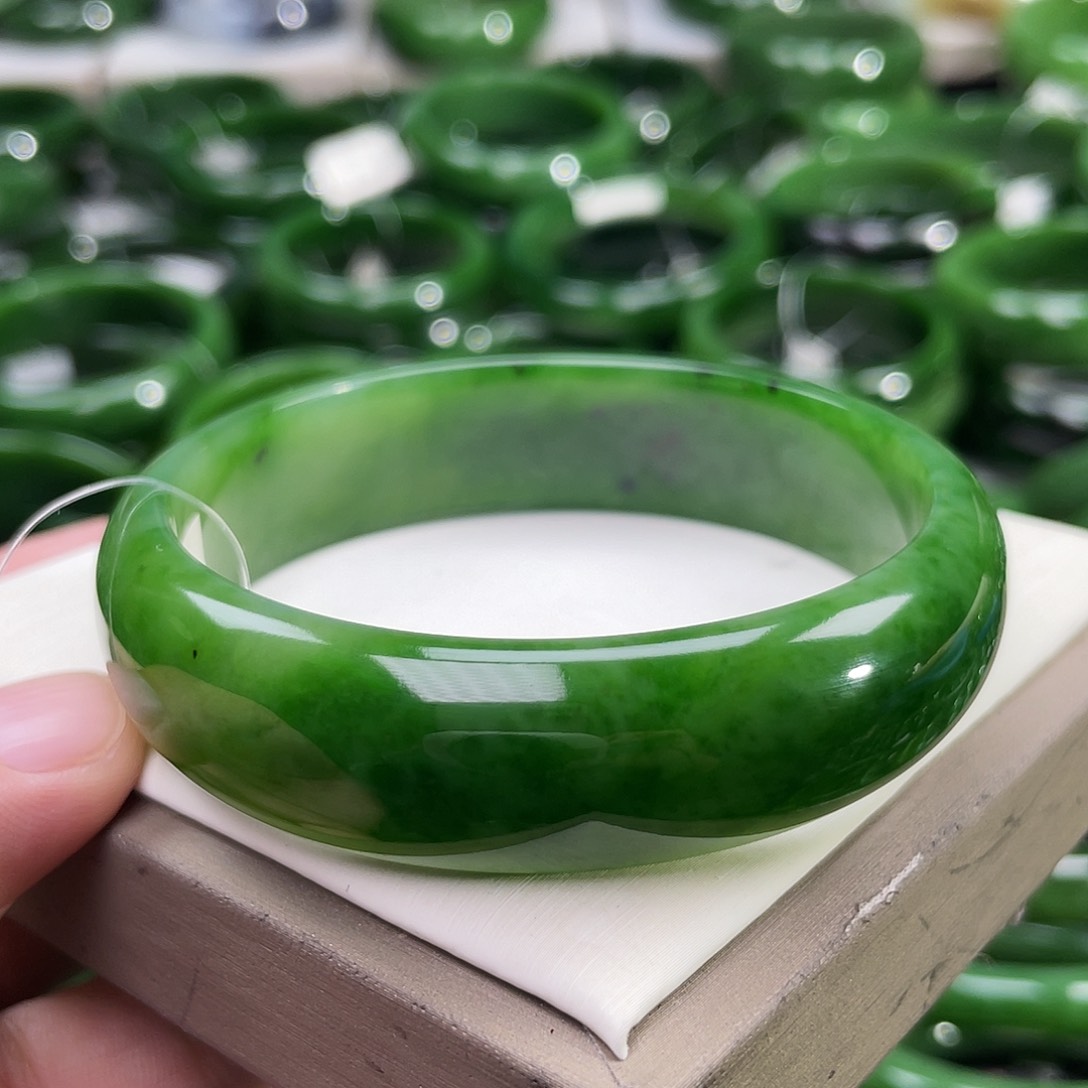 未镶嵌手镯和田玉（碧玉）