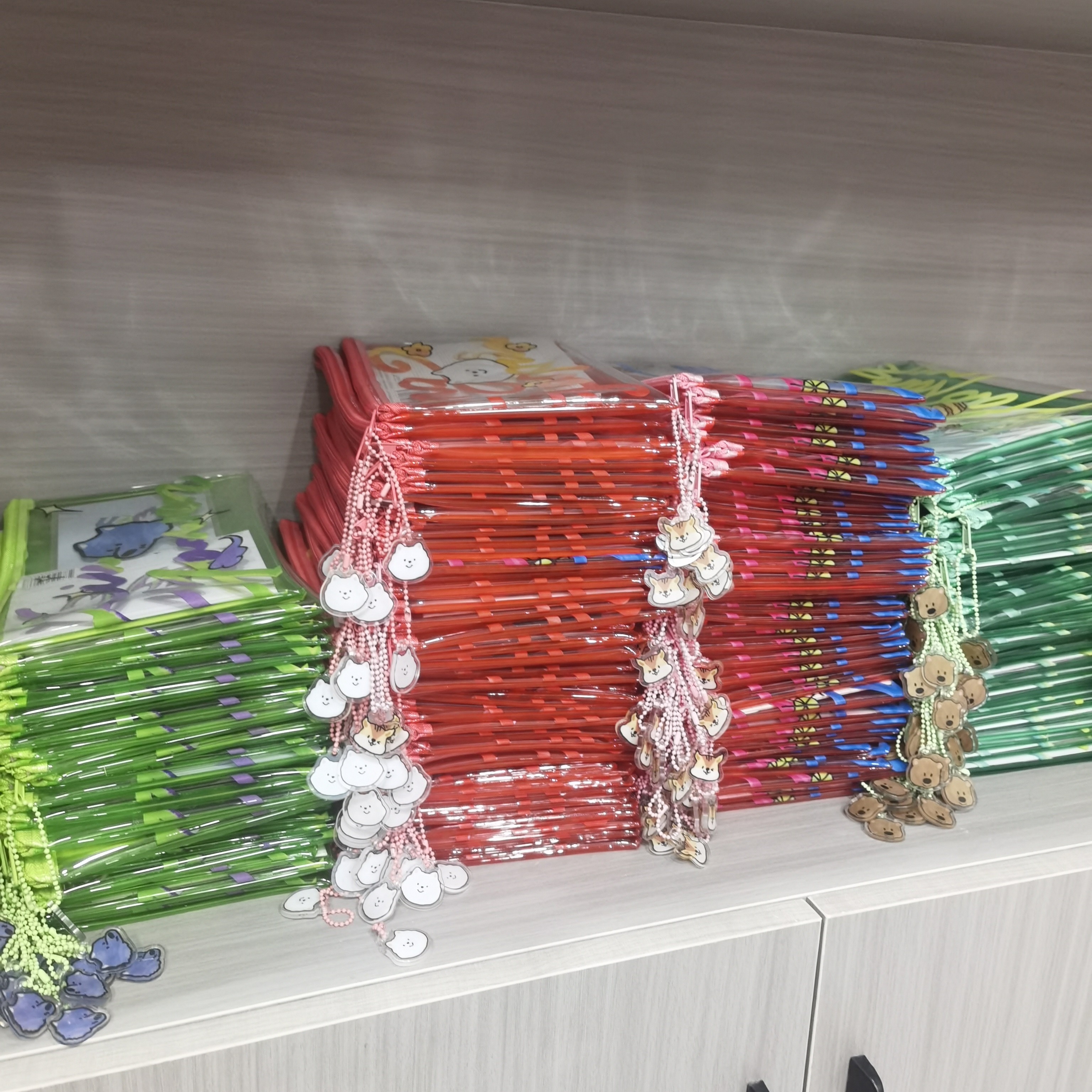 时代少年团官方冠岁文具袋（只是文具袋，其他配置不包含）发出不退