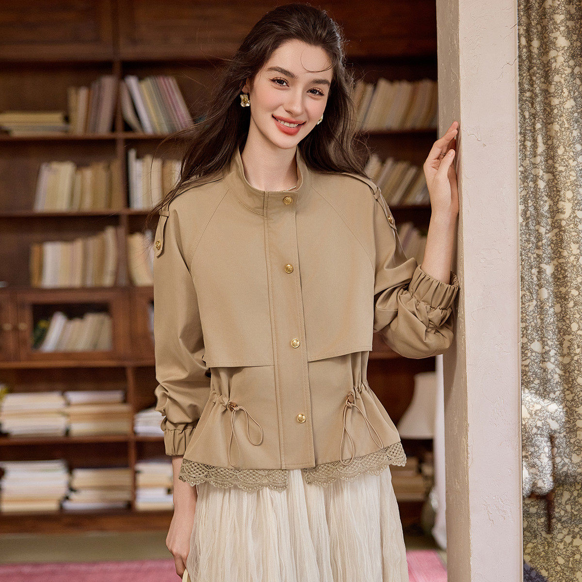 白鹿语25年秋冬开衫梭织无弹插肩袖外套花边下摆长袖风衣BL20312