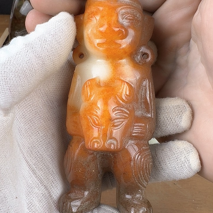 和田玉挂件未镶嵌飘***人