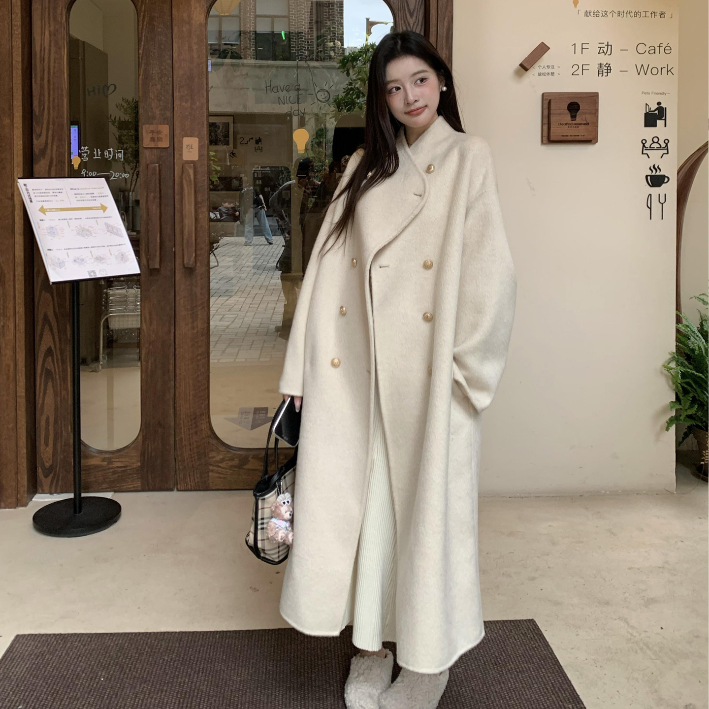 米白色大衣女秋冬高级感高贵气质2025新款爆款洋气上档次毛呢外套