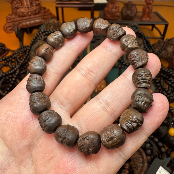 沉香木雕沉香木雕十八罗汉单圈-18颗越南沉香木雕精工天然雕刻
