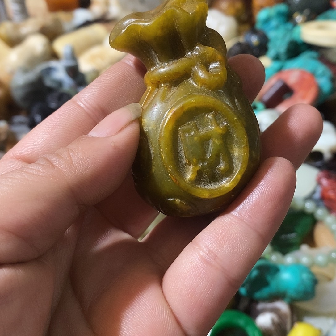 和田玉（糖玉）未镶嵌挂件