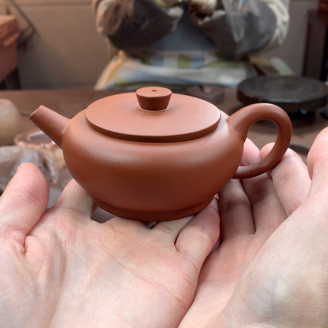 紫砂茶壶巨轮 朱泥 140cc 周宜君（网孔）