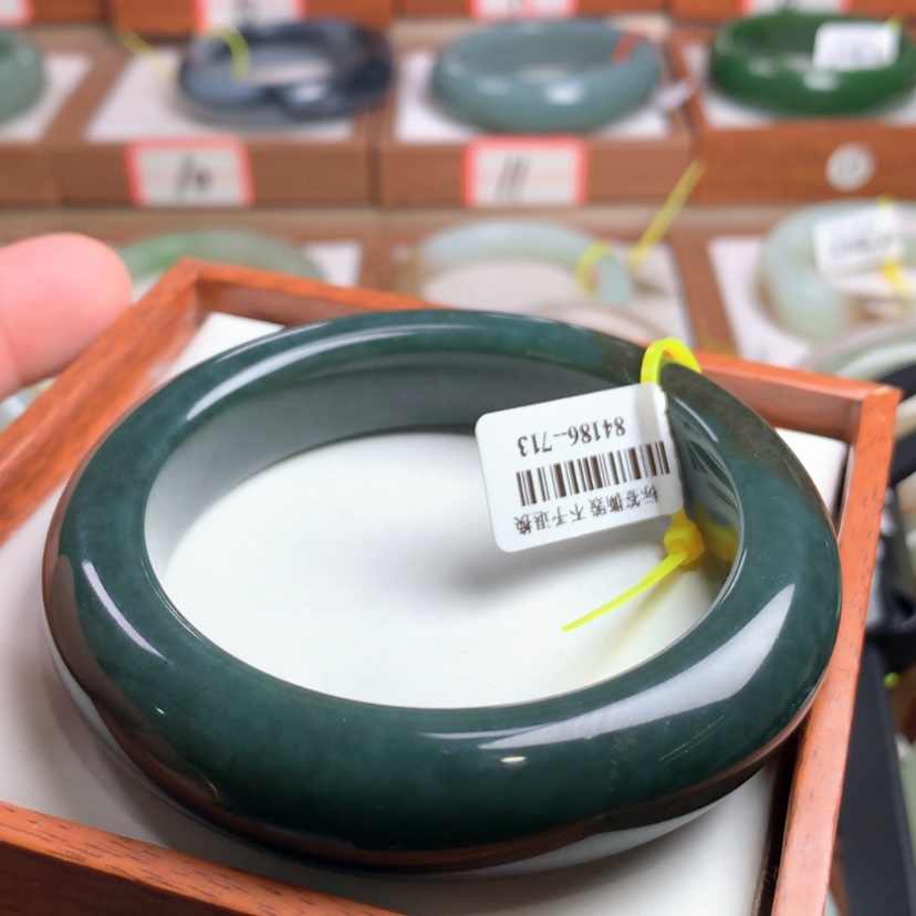 【闪购商品】和田玉手镯未镶嵌58.9