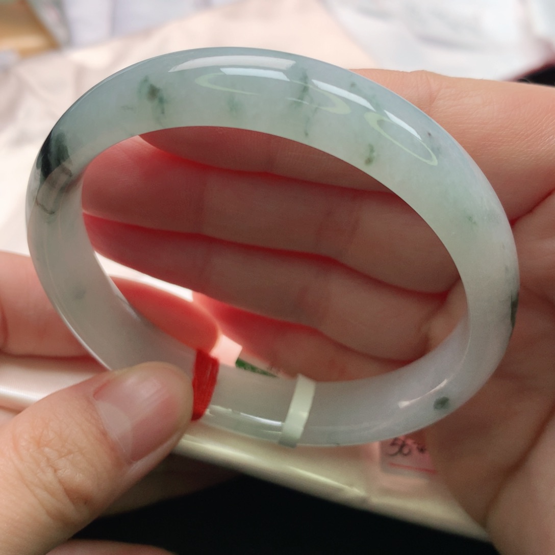 翡翠手镯未镶嵌5657圈