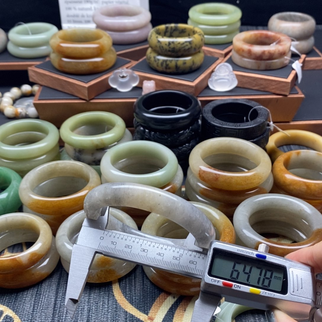 石英质玉未镶嵌手镯