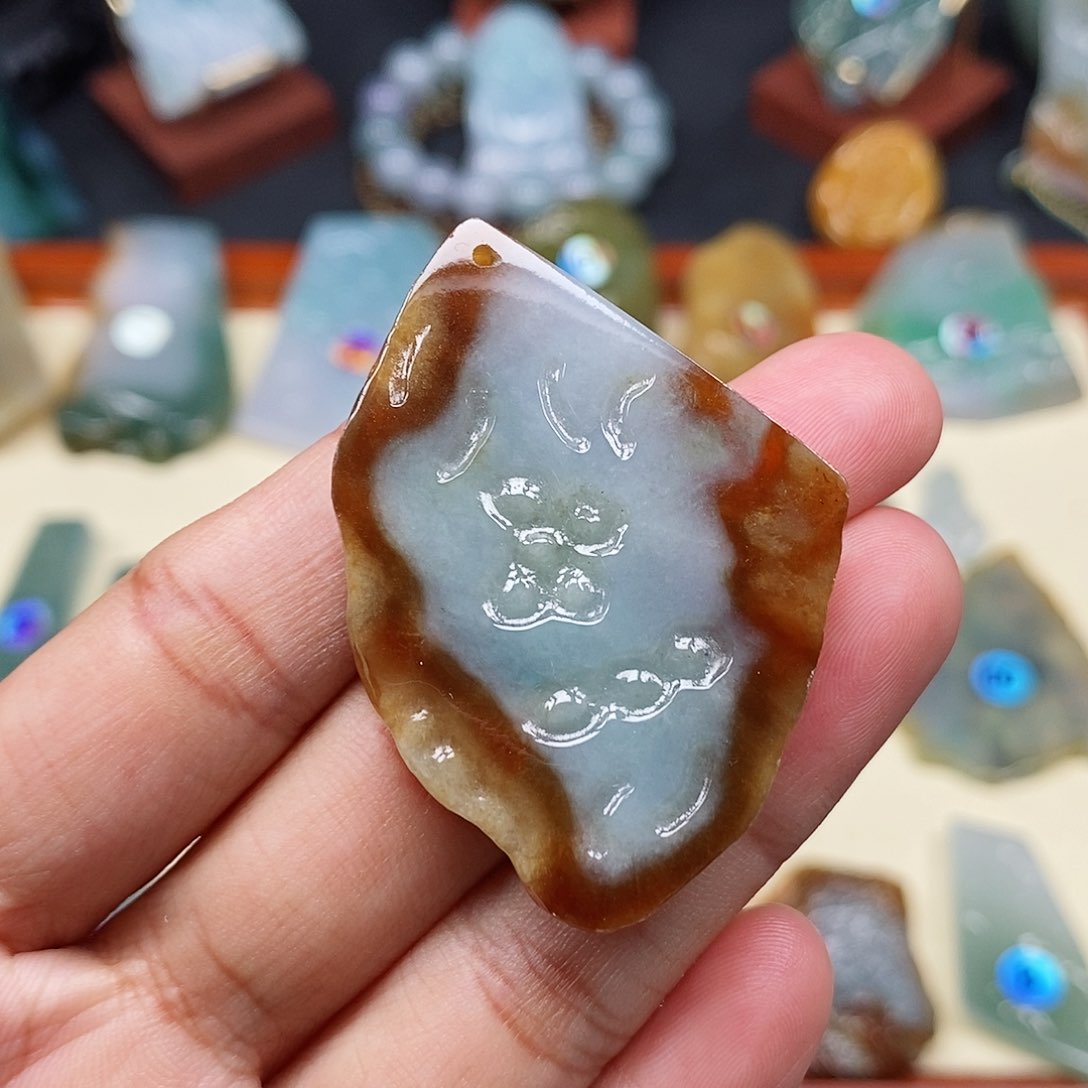 翡翠未镶嵌颈饰翡翠