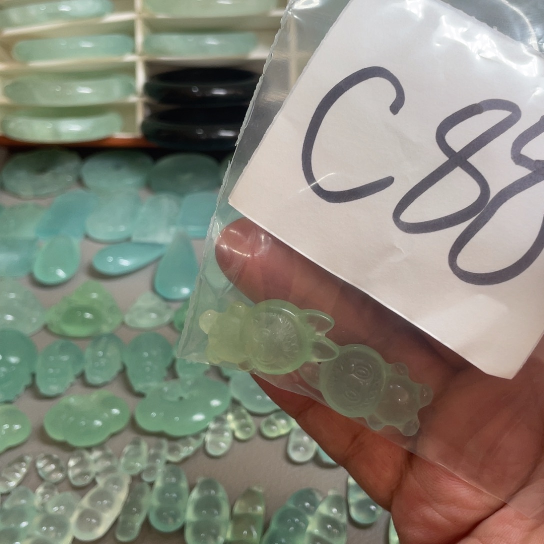 惜***念蛇纹石玉合金颈饰