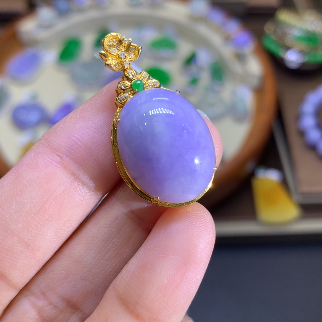 翡翠颈饰18K金镶嵌翡翠