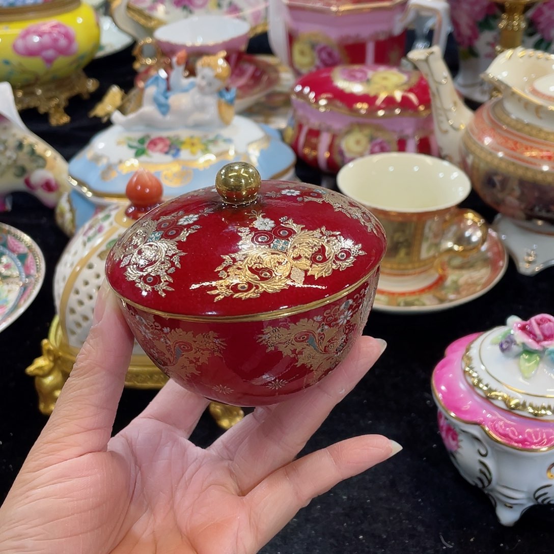 摆件浮雕金小罐微瑕