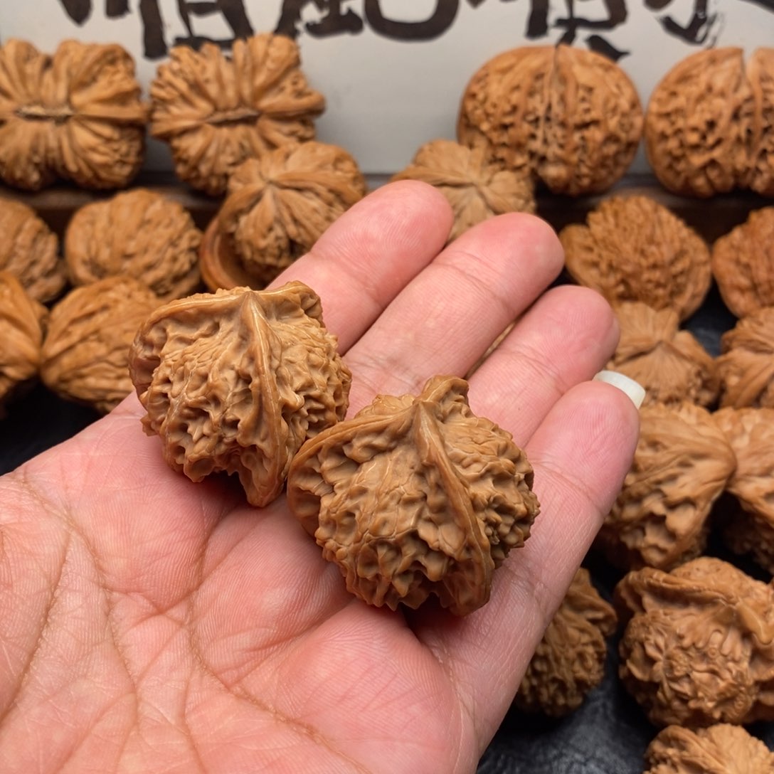 文玩核桃把件L***.盘山
