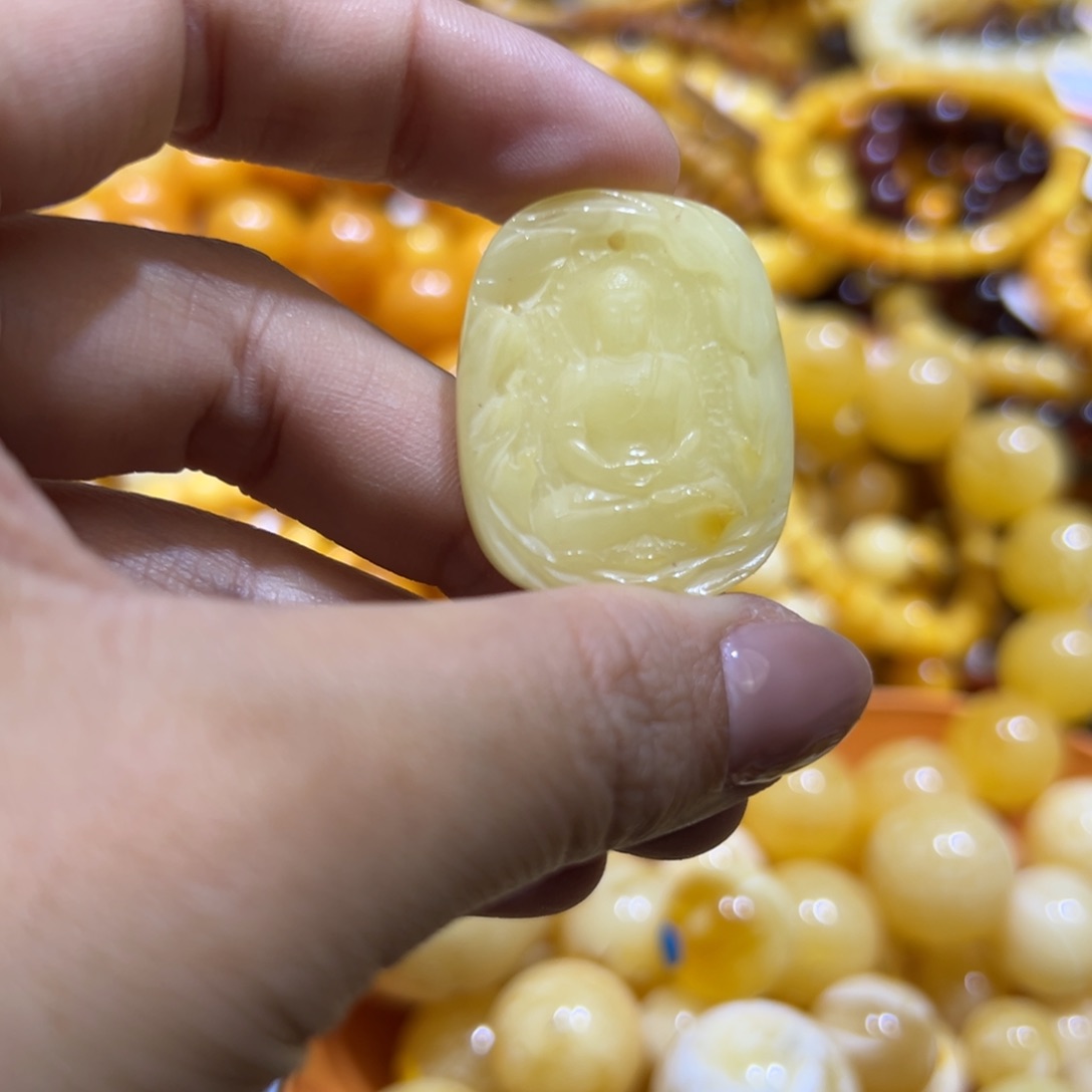 琥珀珠宝奇石未镶嵌