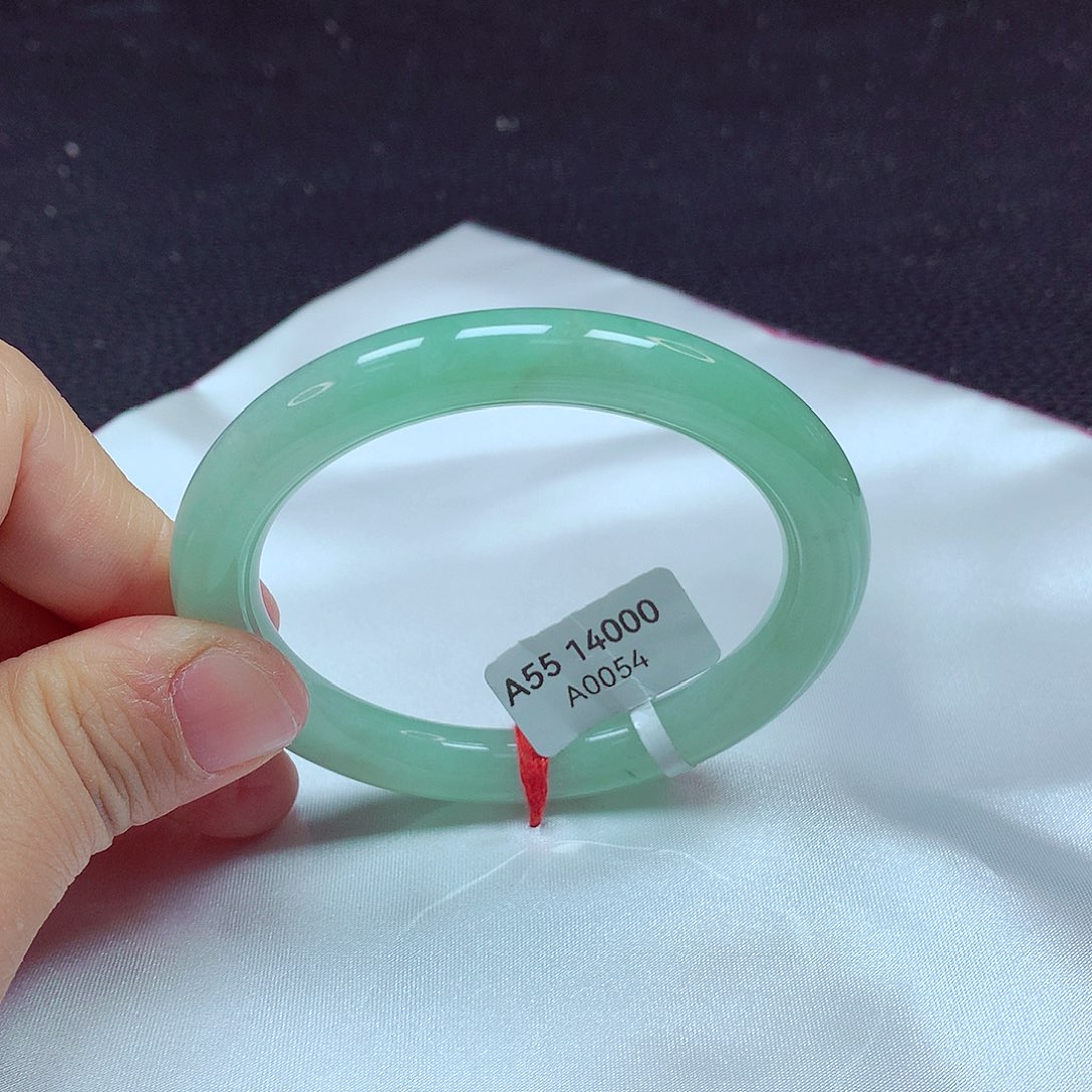 翡翠手镯未镶嵌手镯55