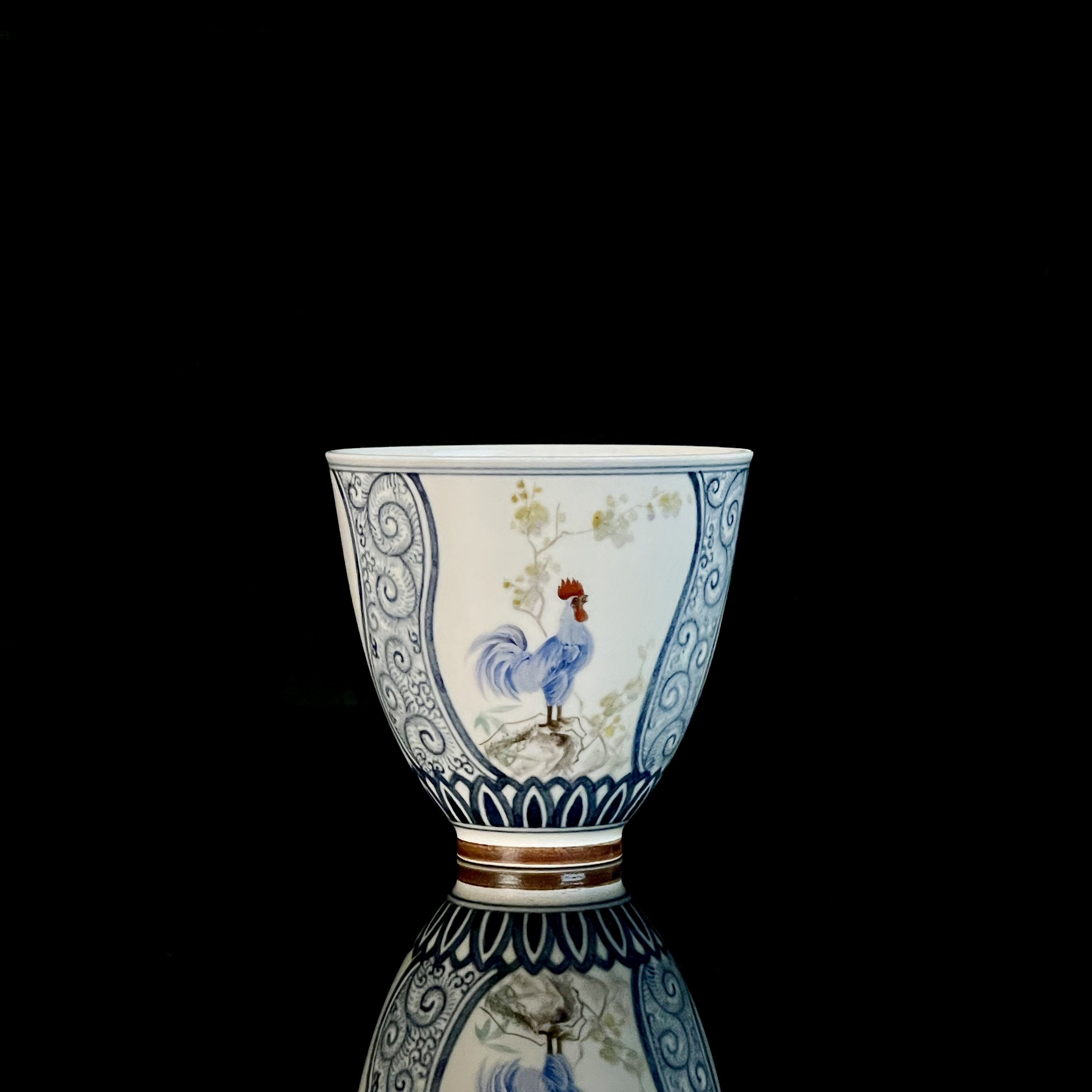 等于堂柴烧出品，小芳老师手绘，三面开窗大吉大利青花杯，容量90