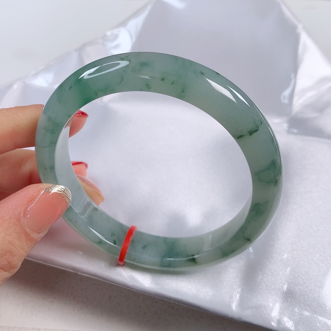 翡翠手镯未镶嵌 正圈