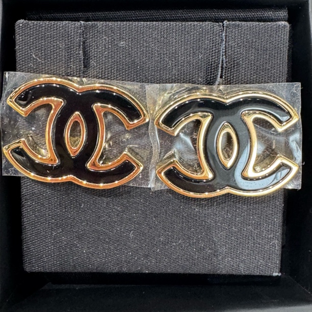 全新未使用 Chanel/香奈儿 24B黑色双C珐琅金边耳钉