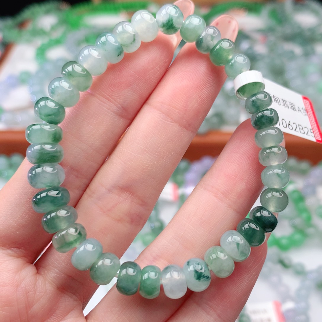 翡翠手链未镶嵌翡翠