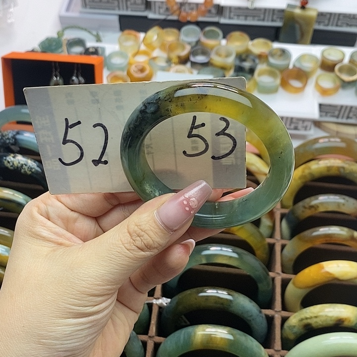 蛇纹石玉手镯合金