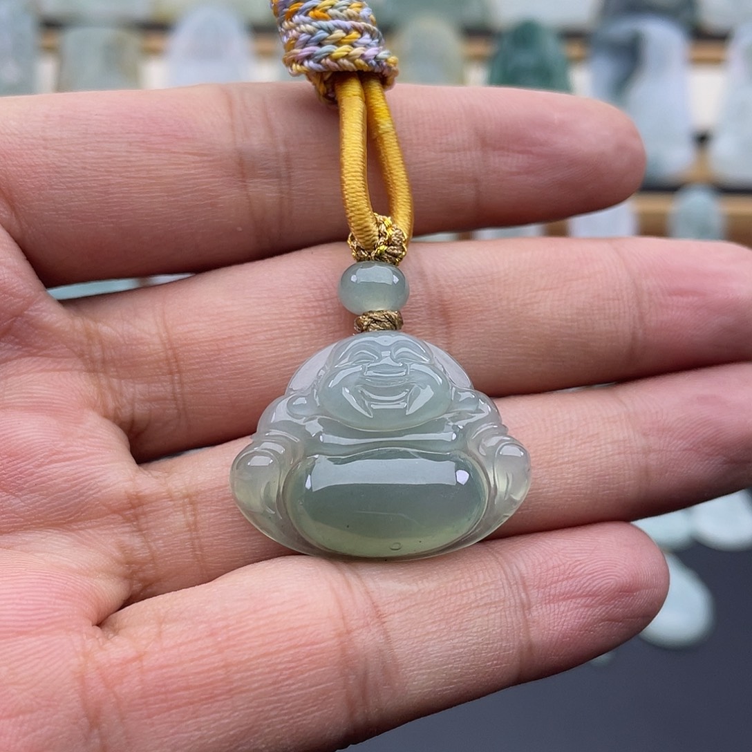 翡翠未镶嵌颈饰佛公