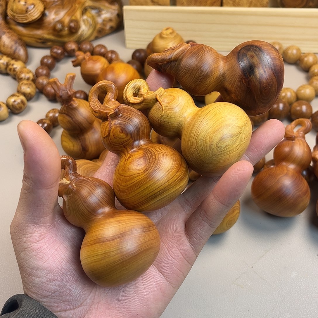 陈***硕把件柏木（崖柏）葫芦