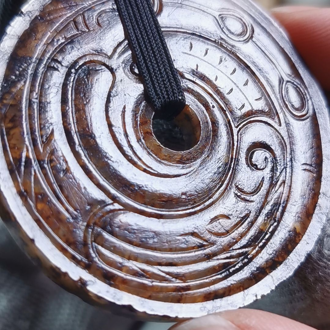 和田玉（糖玉）车挂未镶嵌双**荣