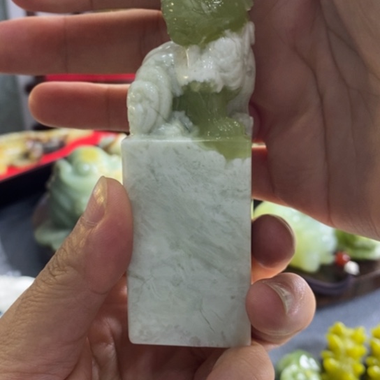 蛇纹石玉手把件未镶嵌博**今