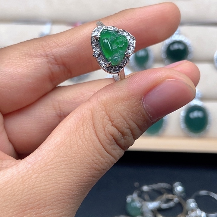 翡翠未镶嵌戒指戒指