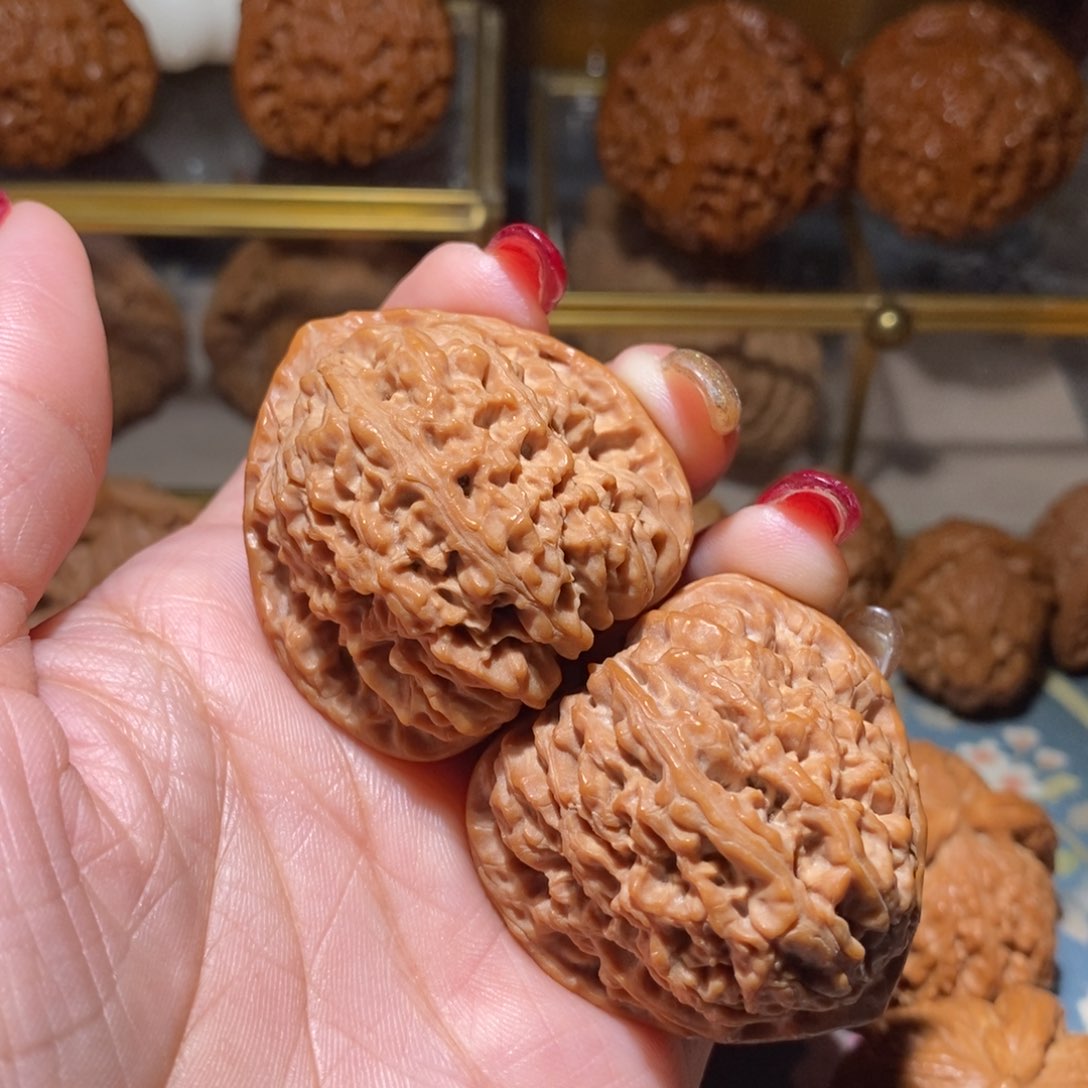 文玩核桃吊坠没****_39全家福角疆