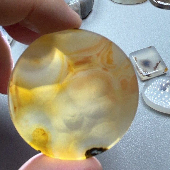 玛瑙/玉髓颈饰未镶嵌姝*