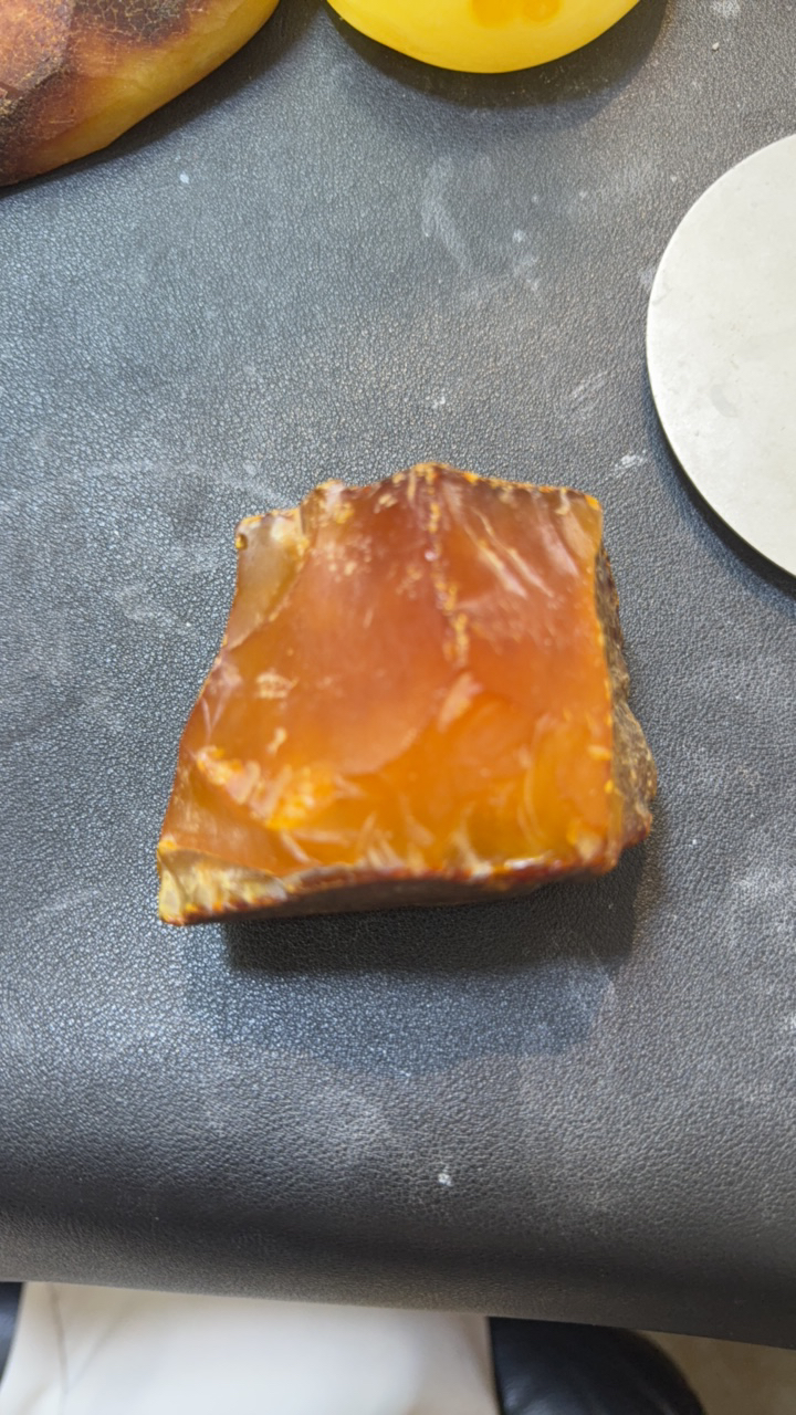 定制 胶皮蜜蜡扣子保大