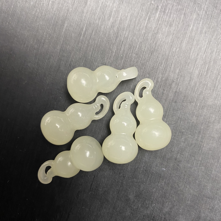 天然保真和田玉葫芦时尚百搭气质吊坠多样性发货 拍一发一